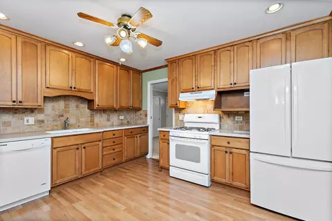 3304 Bobolink Ln, Rolling Meadows, IL 60008 photo 4