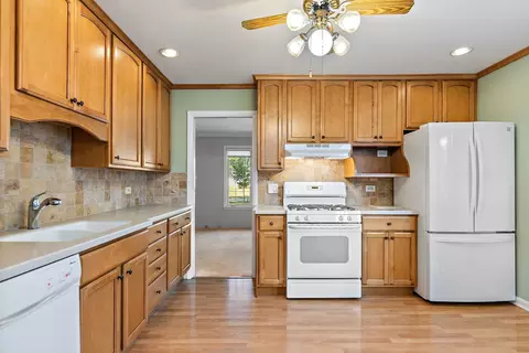 3304 Bobolink Ln, Rolling Meadows, IL 60008 photo 5