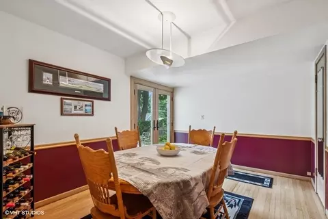 Dining - 1052 Alfini Dr, Des Plaines, IL 60016 photo 1 of 1