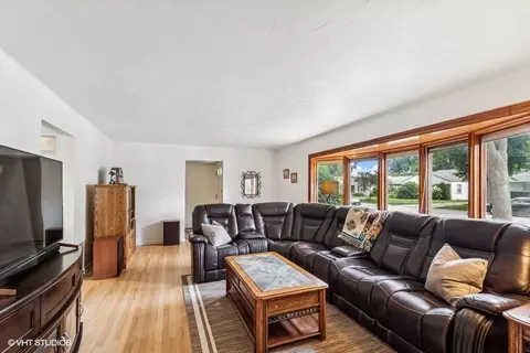 Other - 1052 Alfini Dr, Des Plaines, IL 60016 photo 1 of 6
