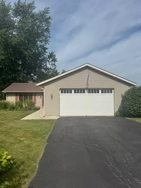 815 Arnold Ave, Rockford, IL 61108