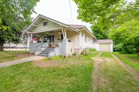 102 E Front St, Mount Morris, IL 61054