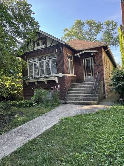 2925 W Eastwood Ave, Chicago, IL 60625