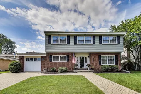 1321 W Park St, Arlington Heights, IL 60005