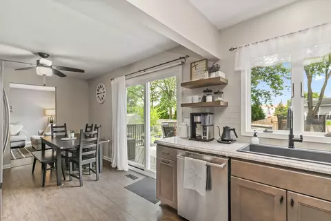 588 Arthur Dr, Cary, IL 60013 photo 9