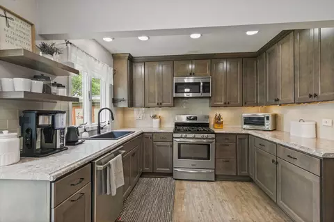 588 Arthur Dr, Cary, IL 60013 photo 7