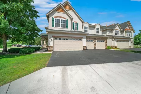 415 Bay Tree Cir, Vernon Hills, IL 60061