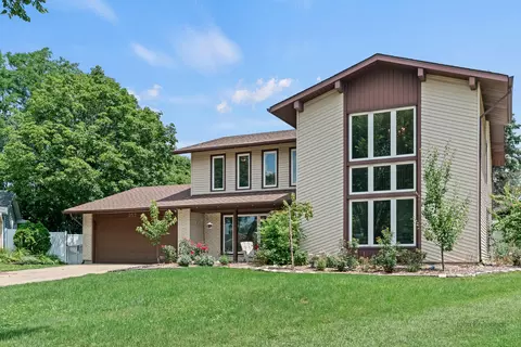 253 Fremont Ct, Bloomingdale, IL 60108