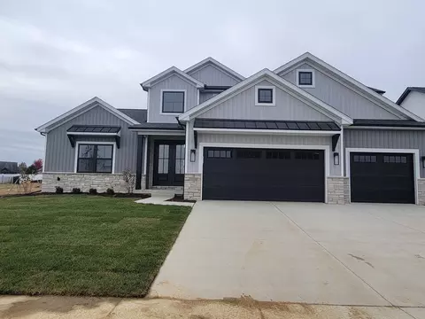 1009 Mount Carmel Rd, Bloomington, IL 61705