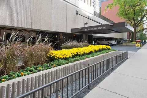 200 E Delaware Pl #18F, Chicago, IL 60611