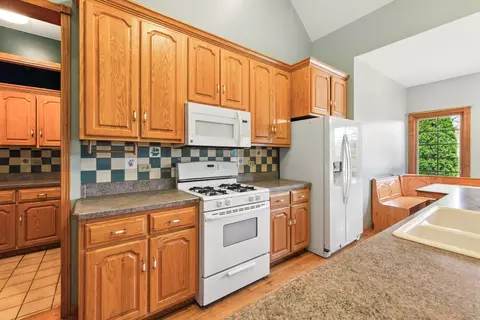 Kitchen - 3664 E 2619 Rd, Sheridan, IL 60551 photo 2 of 5