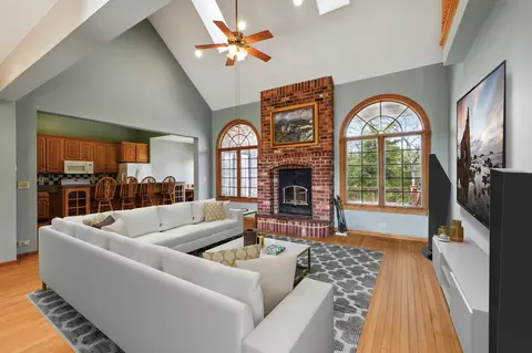 Living - 3664 E 2619 Rd, Sheridan, IL 60551 photo 3 of 7