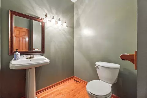 Bath - 3664 E 2619 Rd, Sheridan, IL 60551 photo 2 of 5