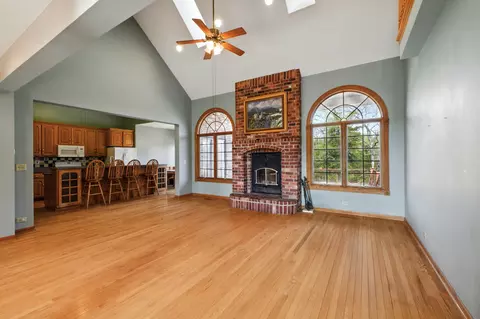 Living - 3664 E 2619 Rd, Sheridan, IL 60551 photo 4 of 7