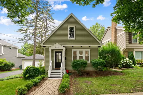506 E Russell St, Barrington, IL 60010