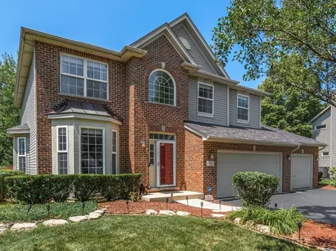 211 Cambridge Ct, Oswego, IL 60543