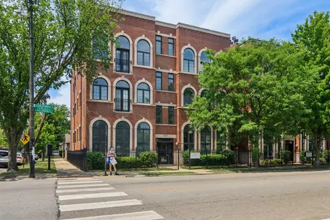 3234 N California St #3S, Chicago, IL 60618