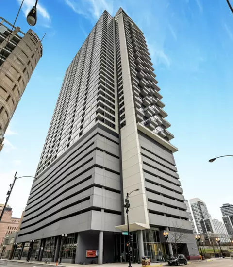 235 W Van Buren St #1703, Chicago, IL 60607
