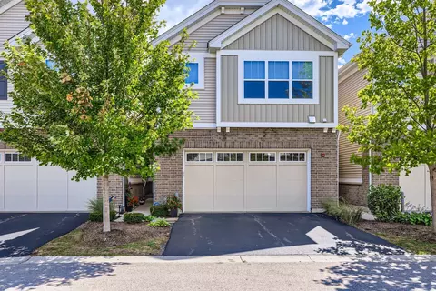 3222 N Heritage Ln, Arlington Heights, IL 60004