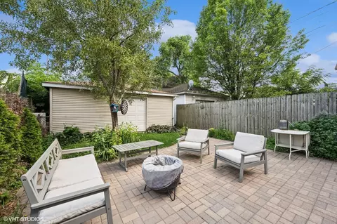 Exterior - 3067 N Gresham Ave, Chicago, IL 60618 photo 4 of 5
