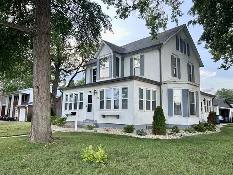 2603 3rd St, Peru, IL 61354