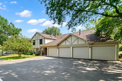 543 Williamsburg Ct #C2, Wheeling, IL 60090