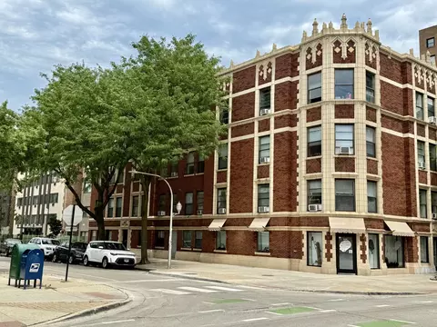 6207 N Winthrop Ave #30, Chicago, IL 60660