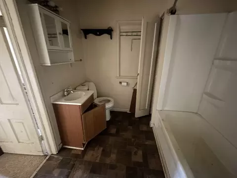 Bath - 1644 E William St, Decatur, IL 62521 photo 1 of 2