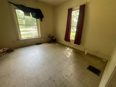 Bedroom - 1644 E William St, Decatur, IL 62521 photo 2 of 4
