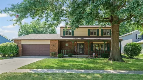 905 Fawn Dr, Mahomet, IL 61853