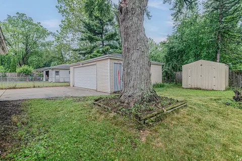 Exterior - 374 Heine Ave, Elgin, IL 60123 photo 3 of 3