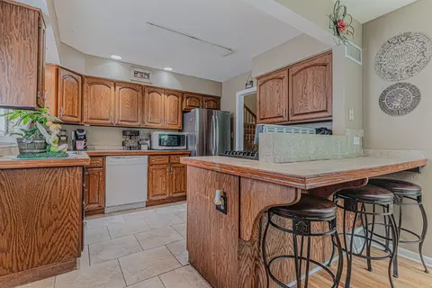 Kitchen - 374 Heine Ave, Elgin, IL 60123 photo 2 of 3