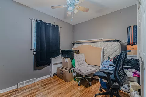 Bedroom - 374 Heine Ave, Elgin, IL 60123 photo 3 of 3