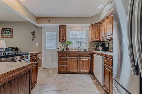 Kitchen - 374 Heine Ave, Elgin, IL 60123 photo 1 of 3