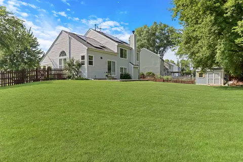 1379 Clavey Ln, Gurnee, IL 60031 photo 32