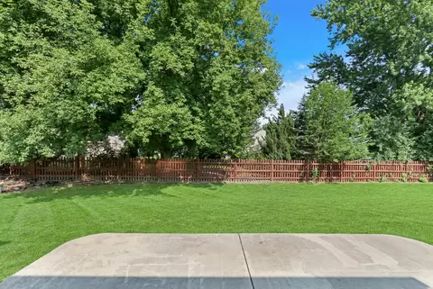 1379 Clavey Ln, Gurnee, IL 60031 photo 33