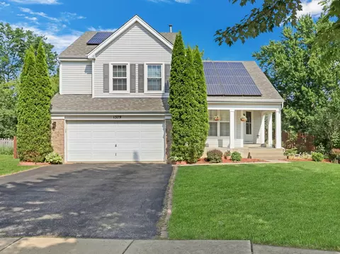 1379 Clavey Ln, Gurnee, IL 60031