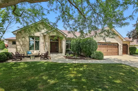 8824 Woodbine Ct, Tinley Park, IL 60487