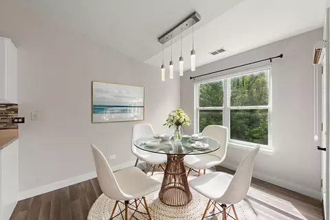 Dining - 992 Langtry Ct #D, Elgin, IL 60120 photo 1 of 1