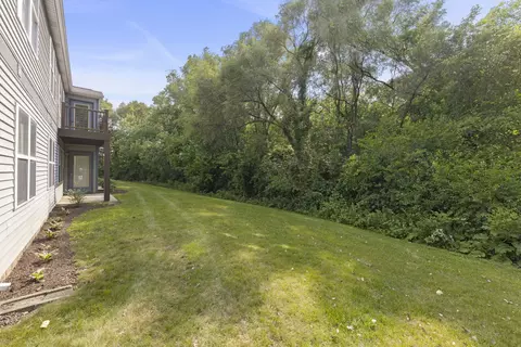 Exterior - 992 Langtry Ct #D, Elgin, IL 60120 photo 3 of 4