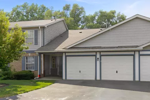 992 Langtry Ct #D, Elgin, IL 60120