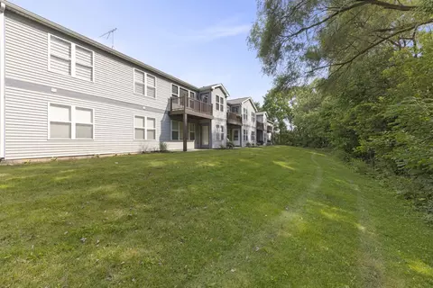 Exterior - 992 Langtry Ct #D, Elgin, IL 60120 photo 4 of 4