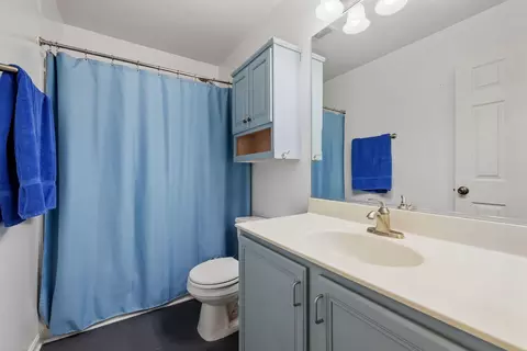 Bath - 2706 Steamboat Cir, Plainfield, IL 60586 photo 3 of 3