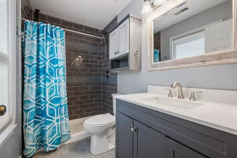 Bath - 2706 Steamboat Cir, Plainfield, IL 60586 photo 2 of 3