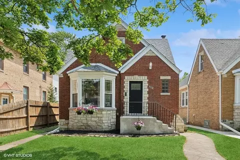 6109 N Karlov Ave, Chicago, IL 60646