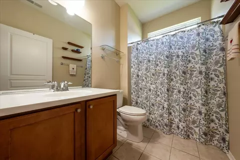 Bath - 630 Pleasant Dr, Shorewood, IL 60404 photo 2 of 2