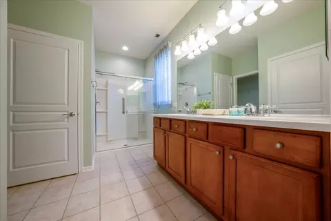 Bath - 630 Pleasant Dr, Shorewood, IL 60404 photo 1 of 2
