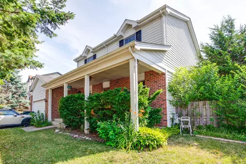 1021 Autumn Dr, Antioch, IL 60002