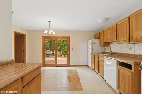 Kitchen - 36269 N Eagle Ct, Ingleside, IL 60041 photo 1 of 2