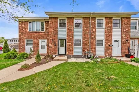 162 S Hale Ave, Bartlett, IL 60103
